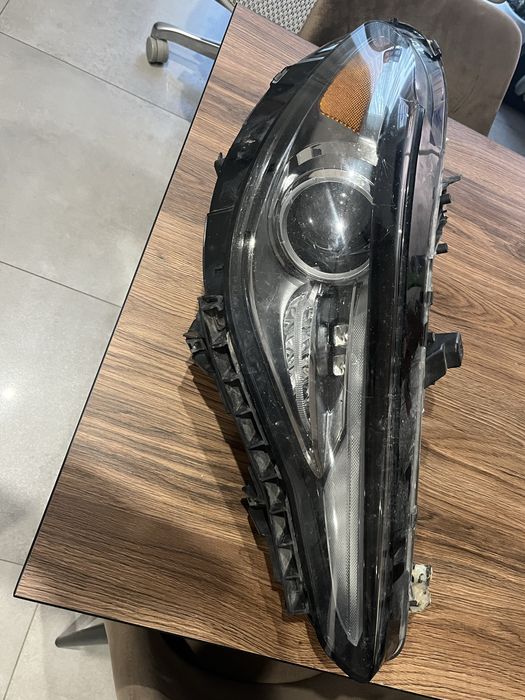 Ліва фара (пасаживрська сторона) alfa romeo gulia