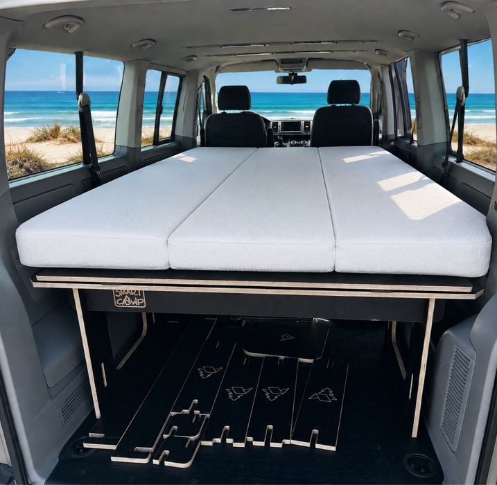 Łóżko turystyczne / zabudowa do VW Caravelle Long + materac | Stan idealny