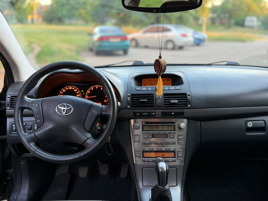 Продам Toyota Avensis 2005 року випуску