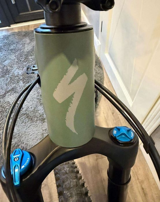 Продам майже новий велосипед Specialized Turbo Levo Comp Alloy