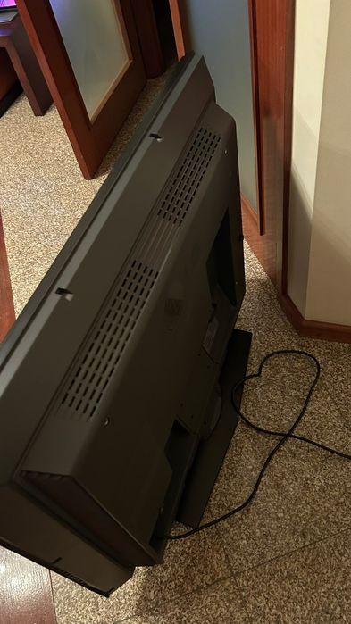 Televisão LG com suporte