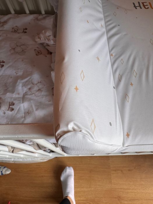 Przewijak na łóżeczko