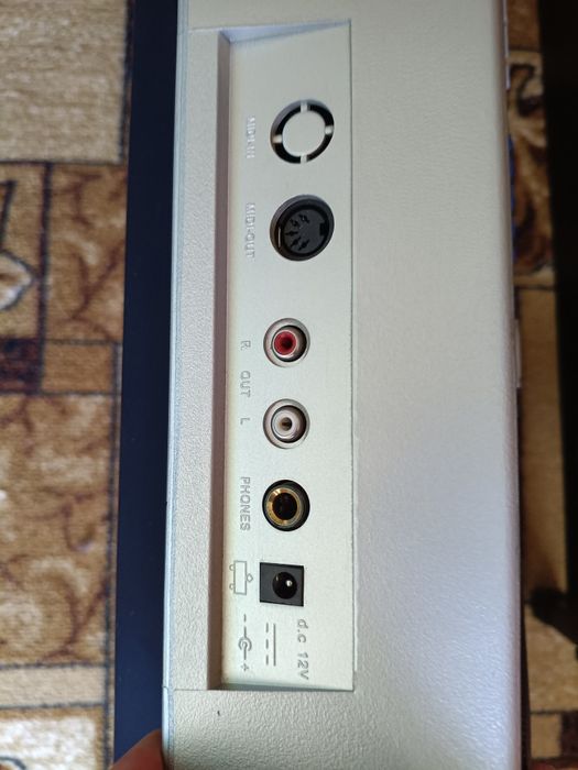 Продам синтезатор Bravis КВ 920