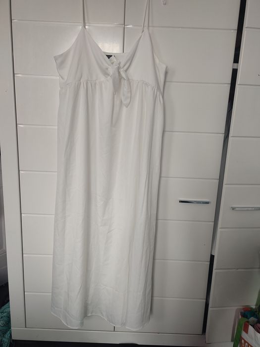 Nowa biała elegancka sukienka rozmiar 50 Boohoo
