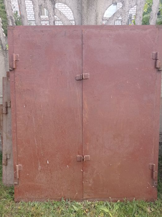 Двери металические