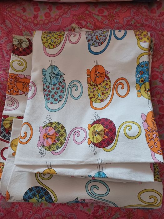 Coberta e cortinas Gato Preto