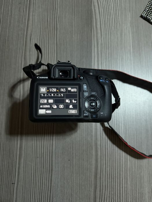 Canon EOS 2000D zestaw KIT