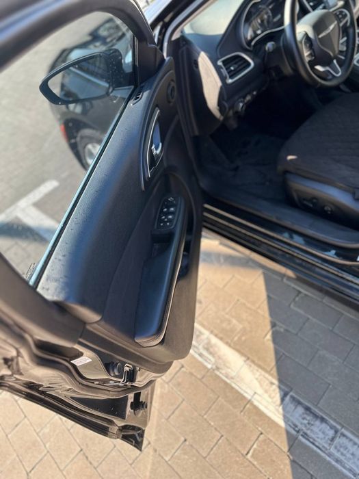 Chrysler 200 2015 VIN 1C3CCCAB5FN734610 фото оголошення 13 з 23