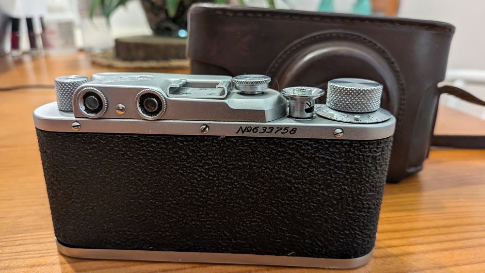 FED-1 – Câmera Analógica com estojo original [Leica II]