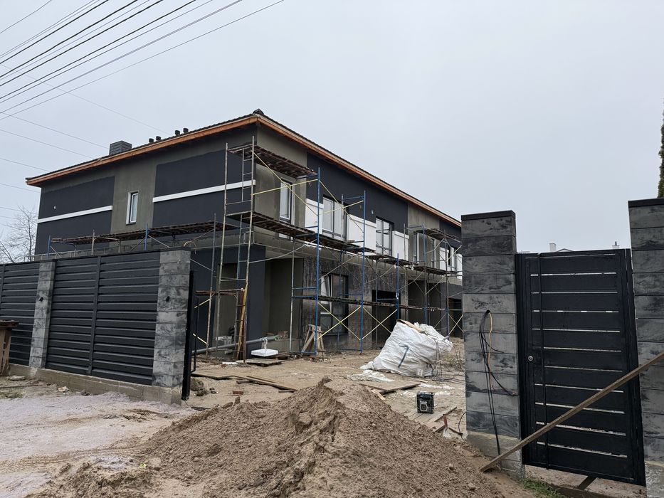 Таунхаус в елітному районі поруч з аграрним університетом