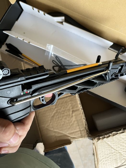 Pistola besta ultra precisa em caixa selada