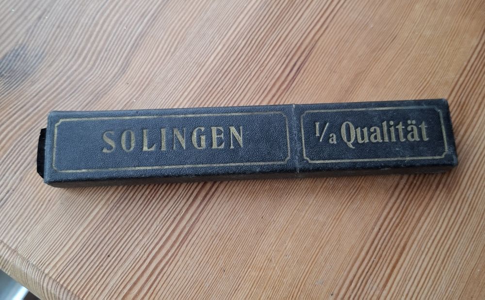 Faca, canivete para fazer a barba . Solingen.
