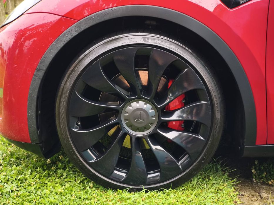 Диски з шинами Tesla model Y Perfomans