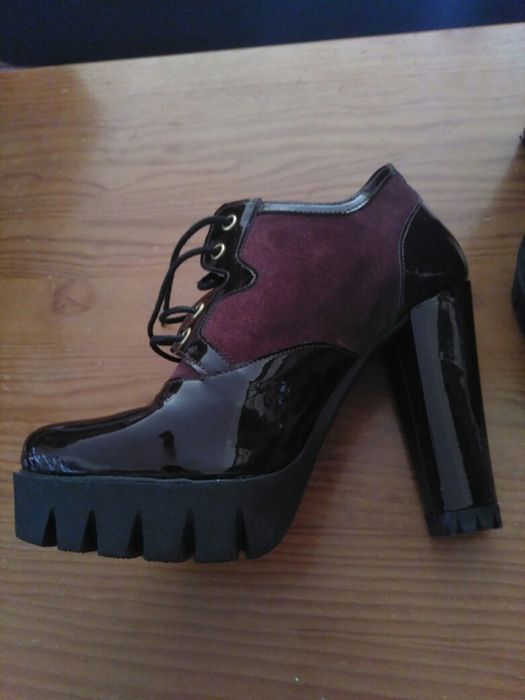 Botas de pele para mulher