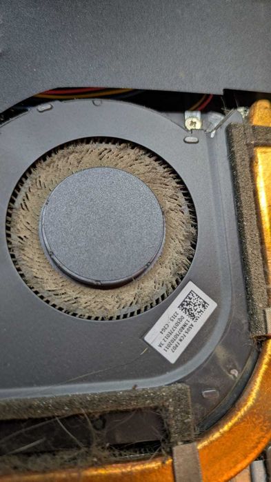 Чищення ноутбука заміна термопасти замена термопасты Ремонт комп'ютера