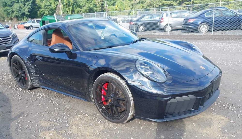 Porsche 911 Carrera 4 GTS 2026