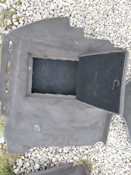 Wykładzina bagażnika dywan boczki BMW e34 m5 s38b36 s38b38