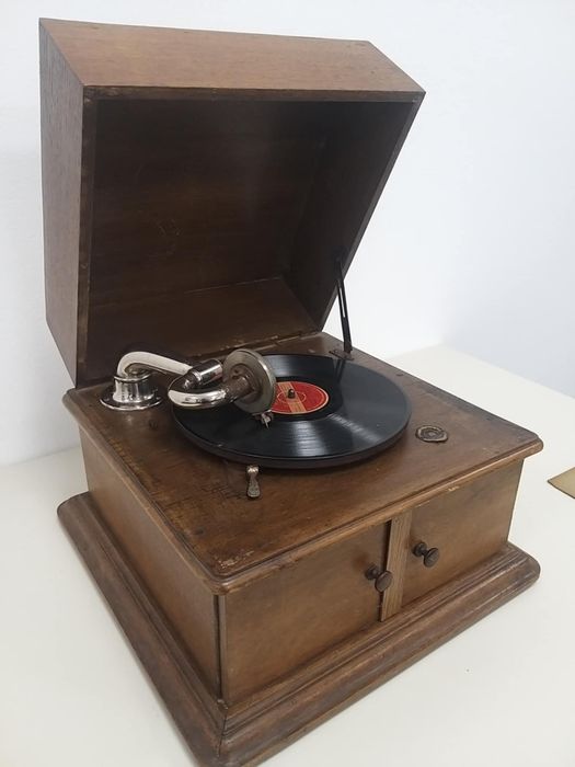 Gramofon Antyk polecam pięknie gra