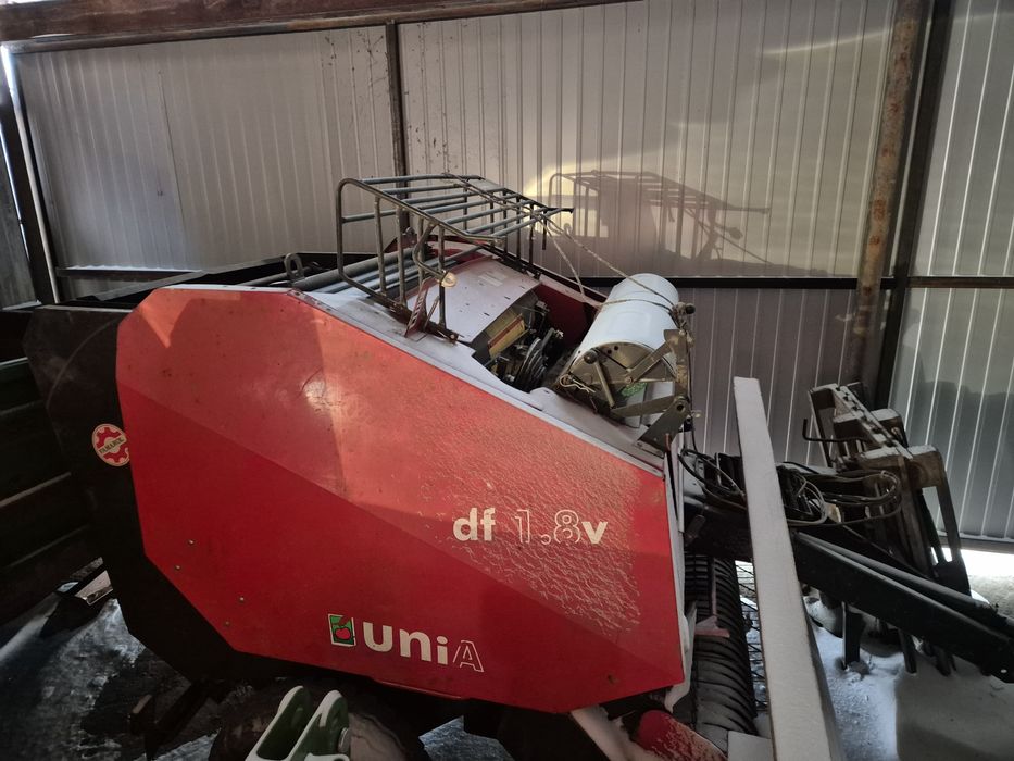 Prasa  rolująca unia famarol i owijarka