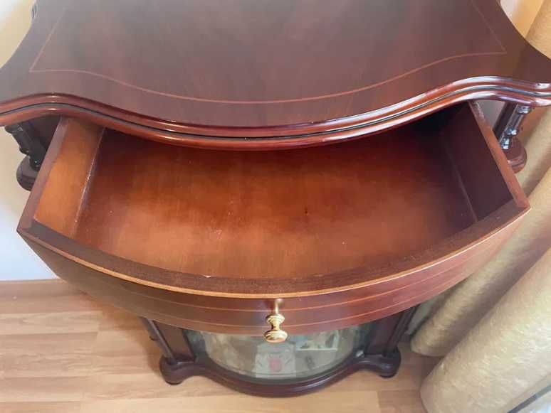 Cristaleira vitrina com gaveta e vidro curvo - 95x62cm