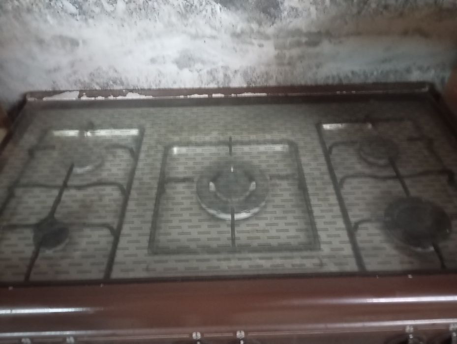 Fogão a gás cor castanho