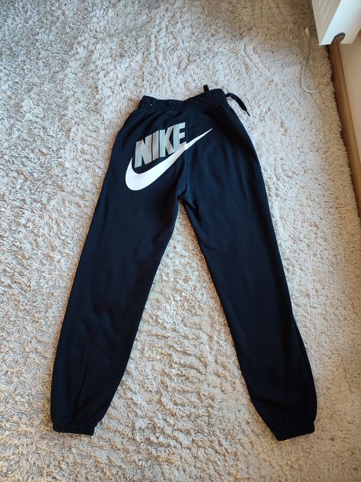 Nowe spodnie dresowe oversize rozmiar XS Nike