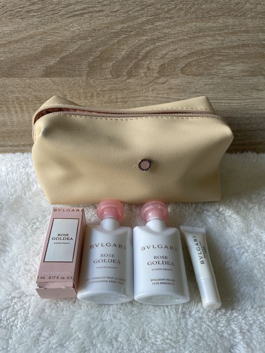 Bvlgari kosmetyczka z kosmetykami