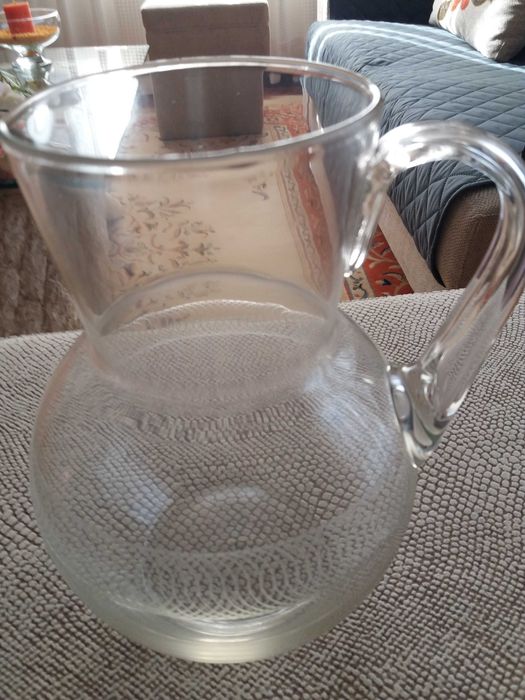 Jogo de copos com jarro