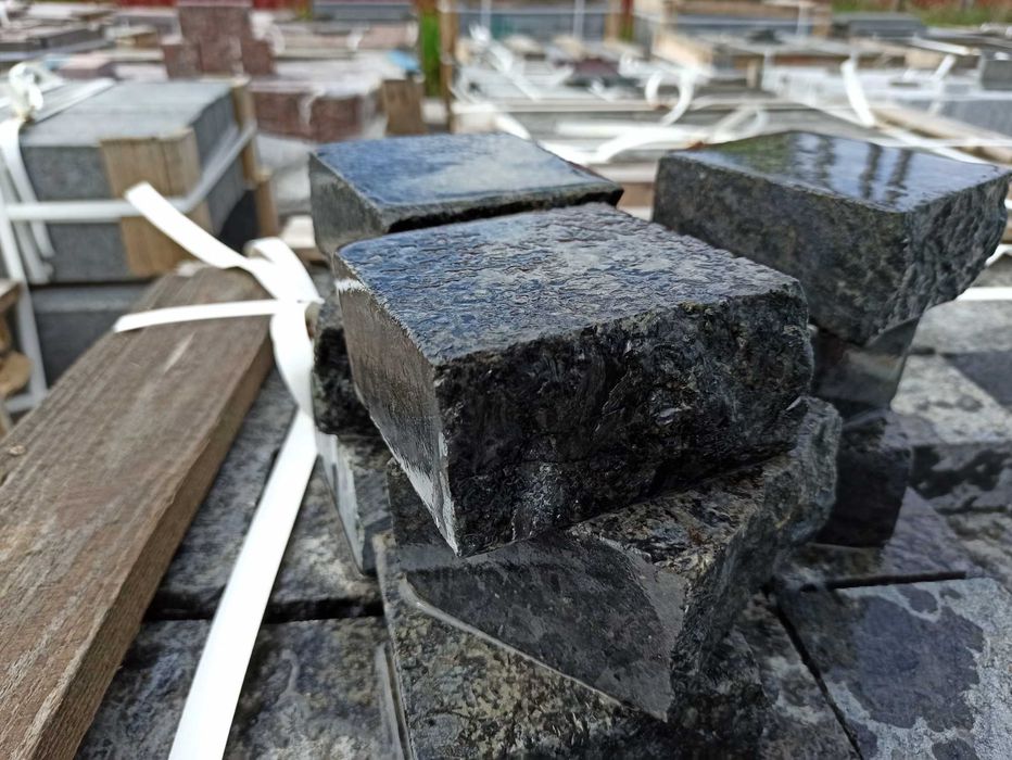Granit kostka granitowa czento łupana płomieniowana 10/10/6