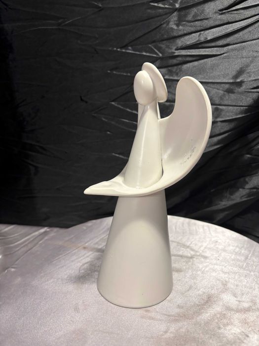 Ceramiczny anioł skrzydła w kształcie serca