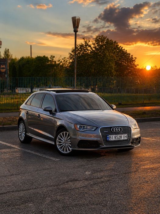 Audi A3 e-tron  2015 1.4 гибрид