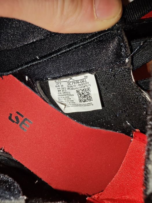 Nike  Air Jordan 1 Hi FlyEase