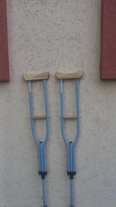 Продам милиці універсальні