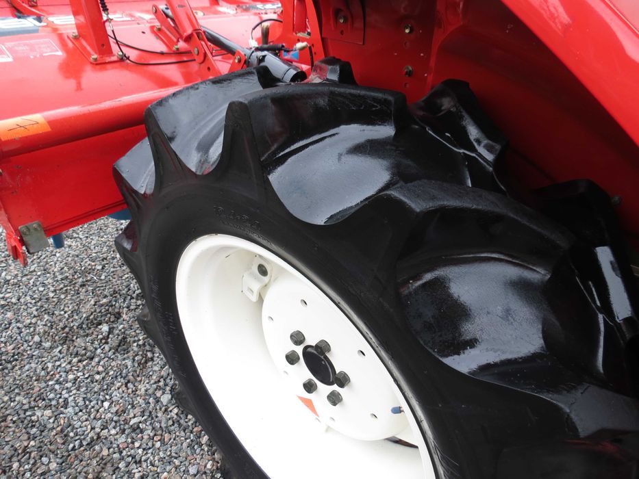 Трактор Мінітрактор Кубота Янмар Kubota Yanmar