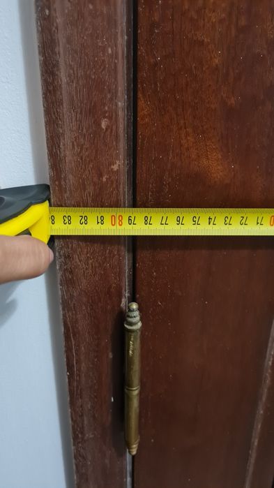 Porta de entrada em madeira maciça sem aro