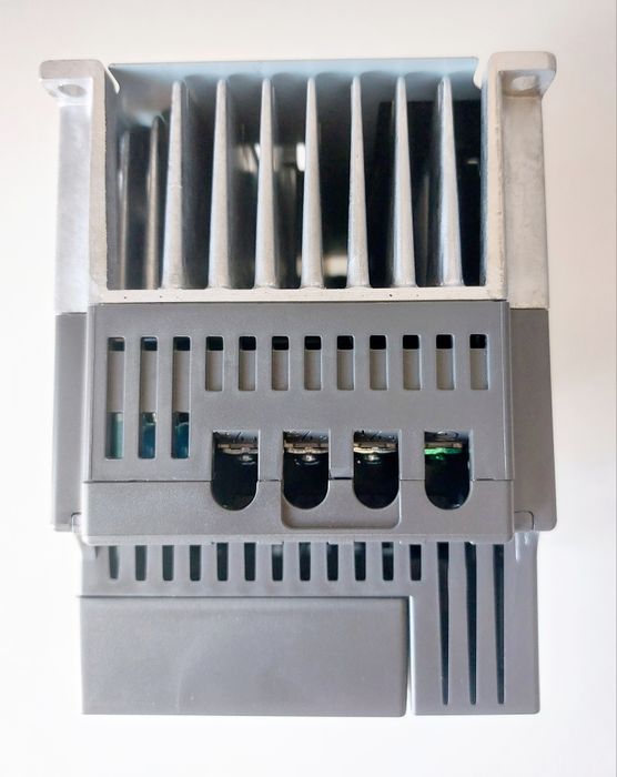Variador Novo velocidade 4kw = 5.5 cavalos trifásico