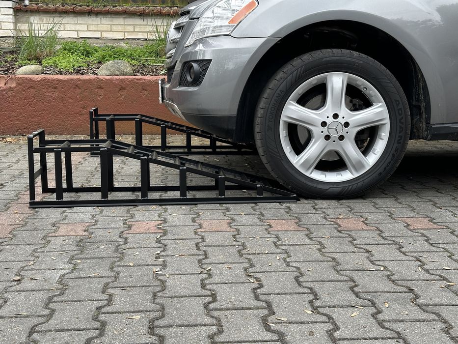 Najazdy podjazdy rampy  94 cm samochodowe NOWE dwie sztuki ma prezent