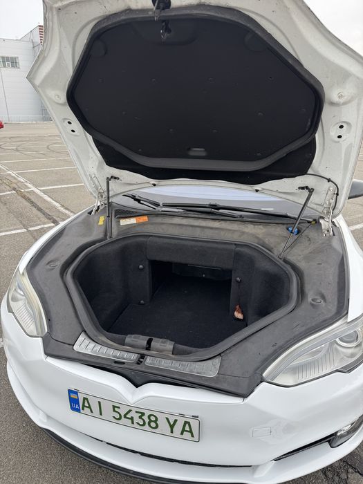 Tesla Model S P85