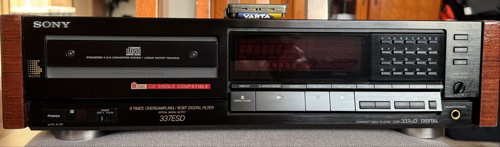 Sony CDP-337ESD odtwarzacz CD. TDA 1541 x2.