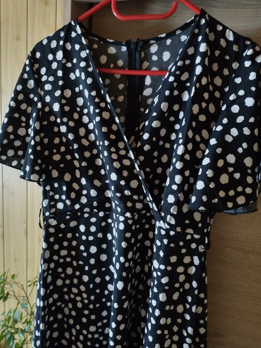 Sukienka maxi czarno biala