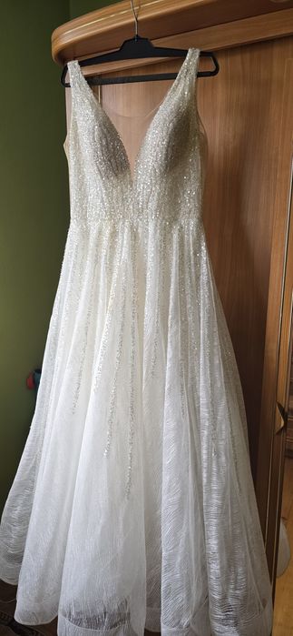 Suknia ślubna typ - princessa