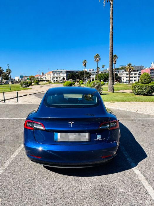 Tesla Model 3 Azul