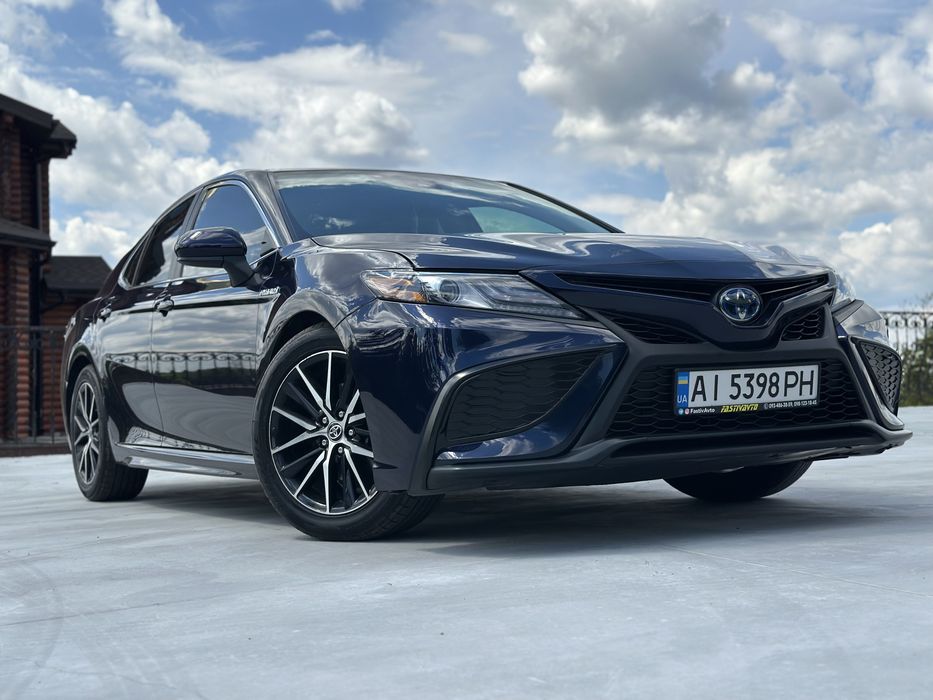 Toyota Camry 2.5 Hybrid 2021 SE