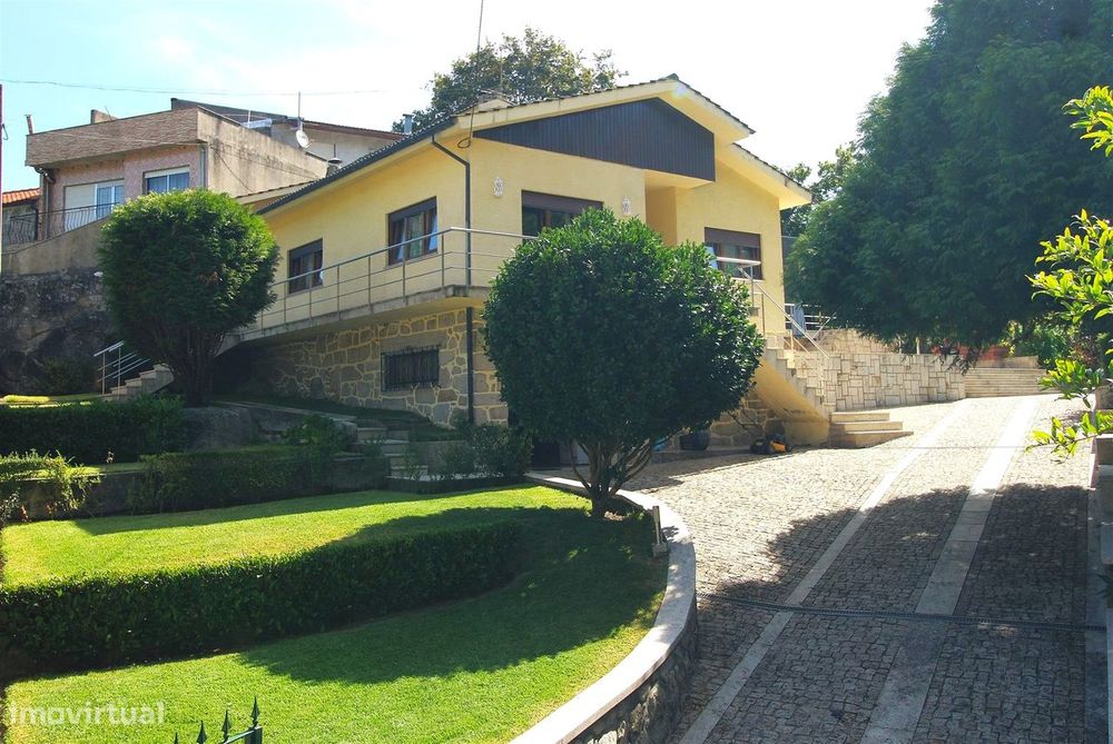 Moradia Geminada T5, Darque