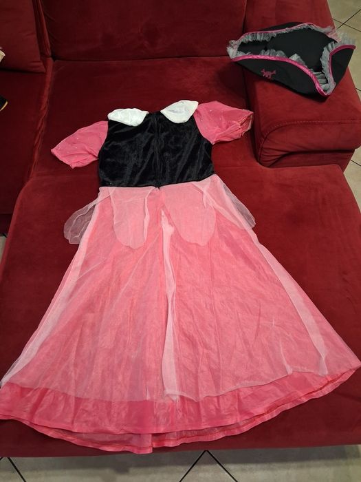 Strój karnawałowy piratka 140 - 146