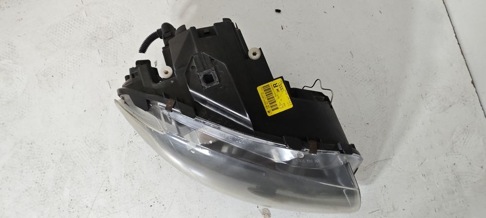 AUDI A3 8P HALOGEN Prawa Lampa Prawy Przód cena za 1 sztuke