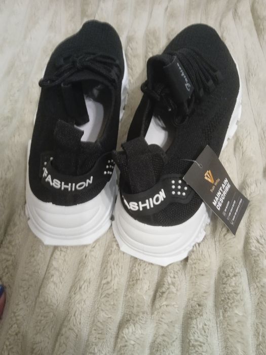 Кроссовки летние дышащие 40-41