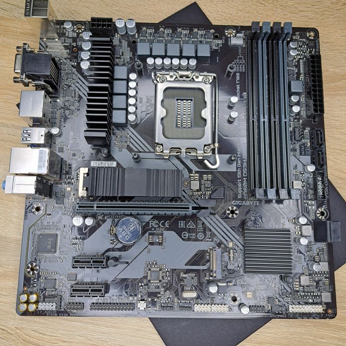 Материнська Плата / B760M / Сокет LGA1700