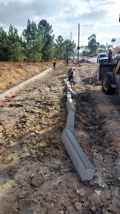 calçada, grelha , lajetas , lancil, pavê e calceteiro