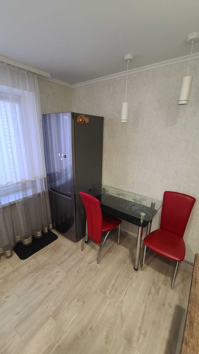 Продам 2-кімнатну квартиру центр